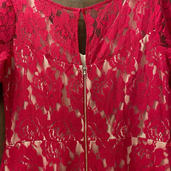 SALE 🔥Danny & Nicole red lace dress in great shape - Picture 3 of 7
